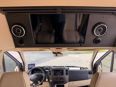 Used 2017 Mercedes-Benz Sprinter 3500 image 21