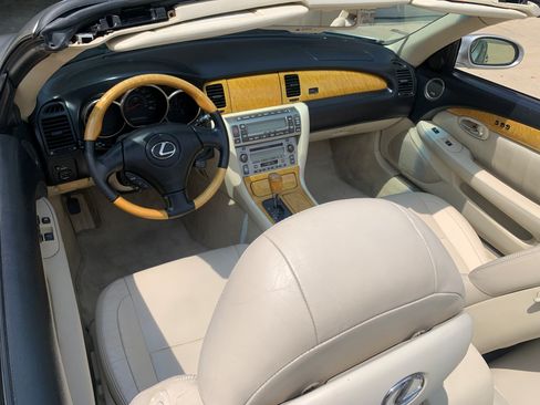 Used 2003 Lexus SC 430 Convertible RWD image 12