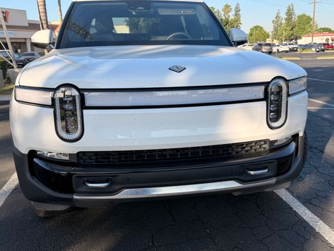 Used 2023 Rivian R1T Adventure image 13