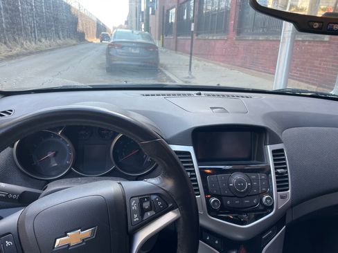 Used 2014 Chevrolet Cruze LT image 10