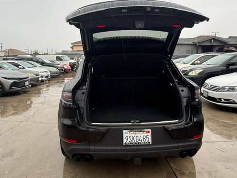 Used 2021 Porsche Cayenne Coupe image 6