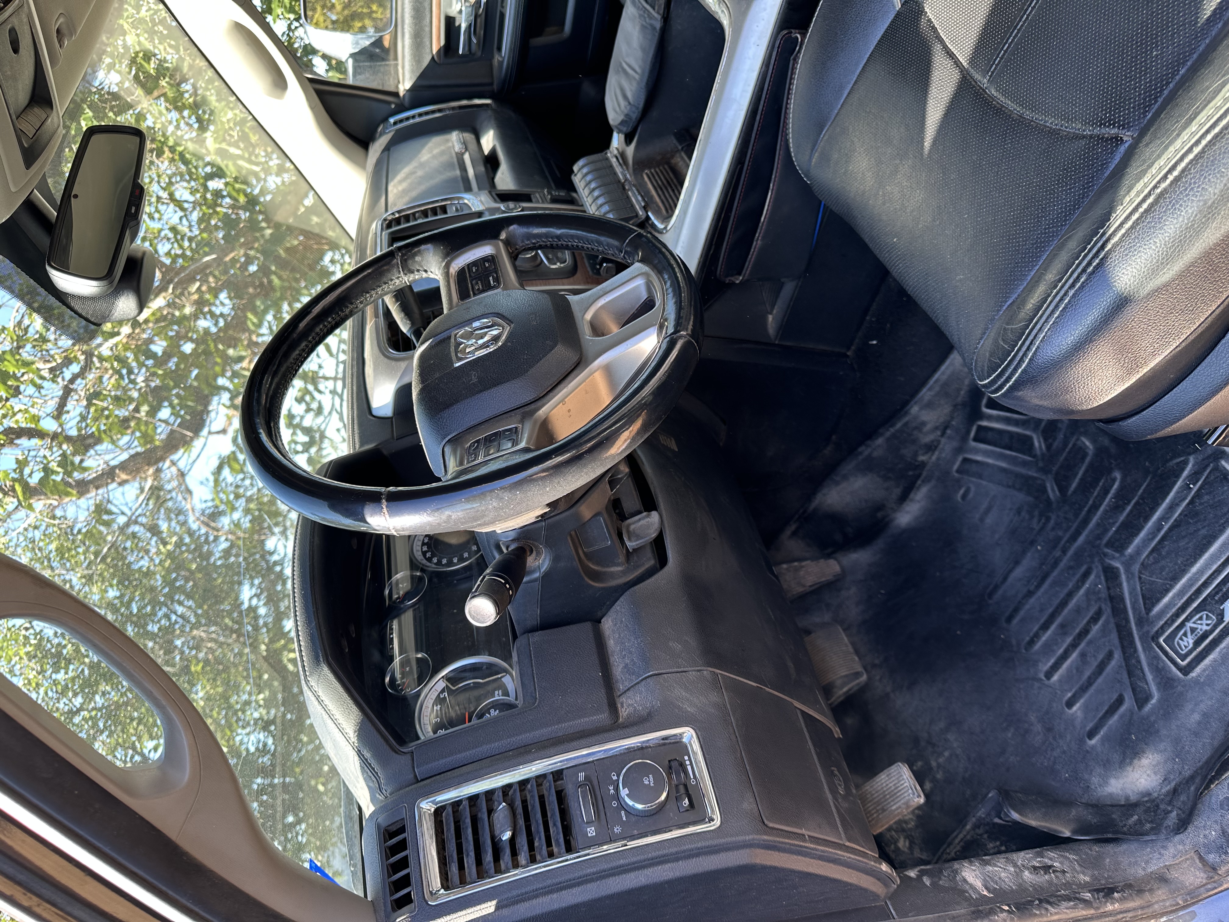 Used 2018 RAM 3500 Laramie AWD/4WD image 12