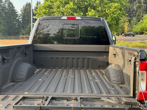 Used 2017 Ford F250 Lariat w/ Lariat Value Package AWD/4WD image 12