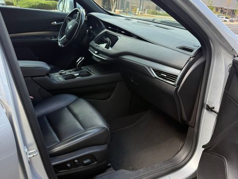 Used 2020 Cadillac XT4 Premium Luxury image 12