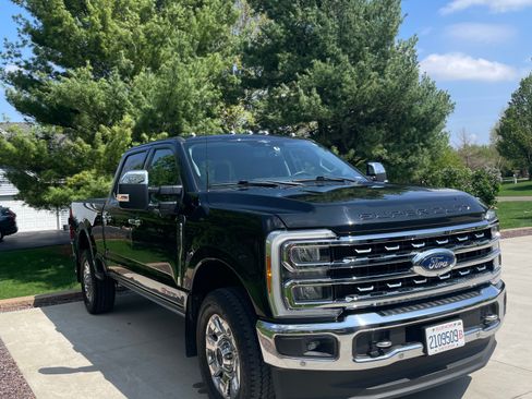 Used 2023 Ford F350 Lariat w/ Lariat Ultimate Package AWD/4WD image 2