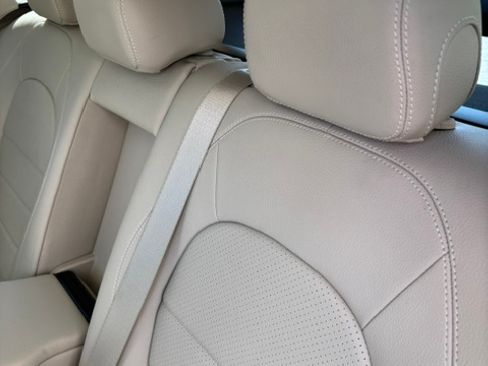 Used 2022 Mercedes-Benz GLC 300 image 21