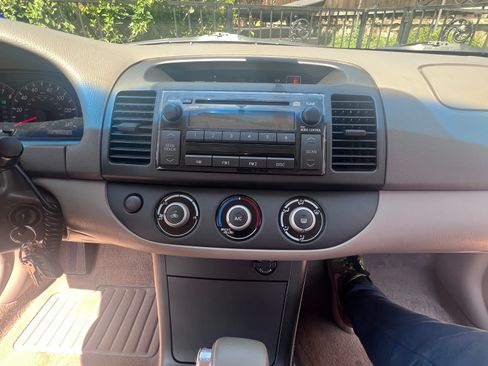 Used 2006 Toyota Camry XLE FWD image 28