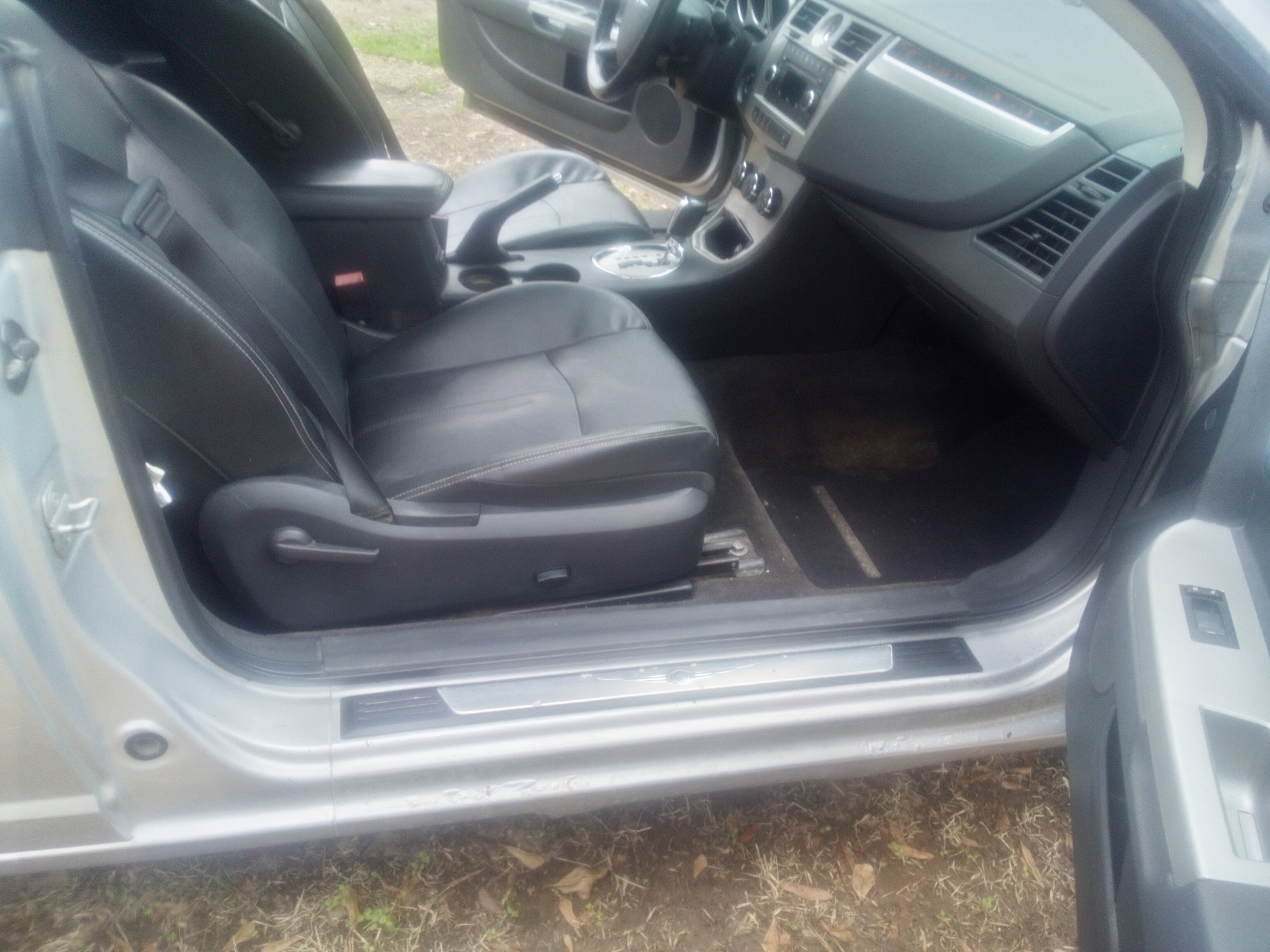 Used 2009 Chrysler Sebring Limited FWD image 9
