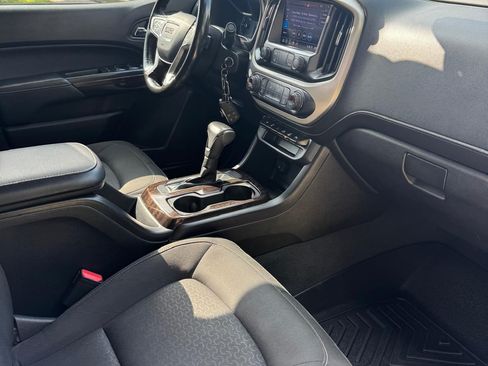 Used 2019 GMC Canyon SLE w/ Driver Alert Package image 9