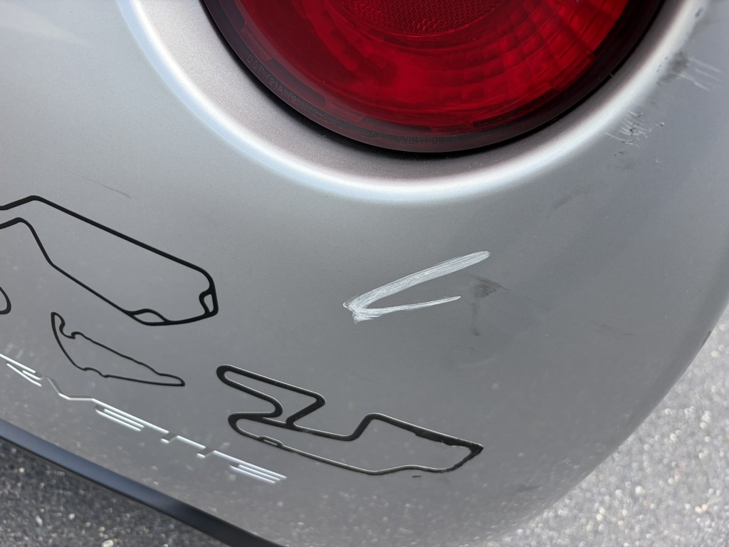 Used 2005 Chevrolet Corvette Coupe w/ Preferred Equipment Group RWD image 27