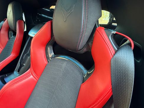 Used 2021 Chevrolet Corvette Stingray Preferred Cpe w/ Z51 Performance Package image 17