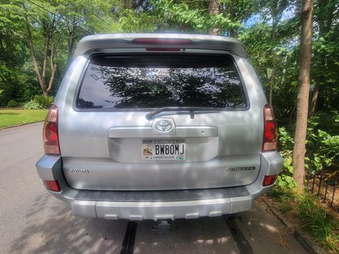Used 2005 Toyota 4Runner Sport RWD image 4