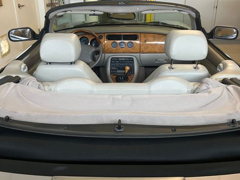 Used 2001 Jaguar XK8 Convertible image 14