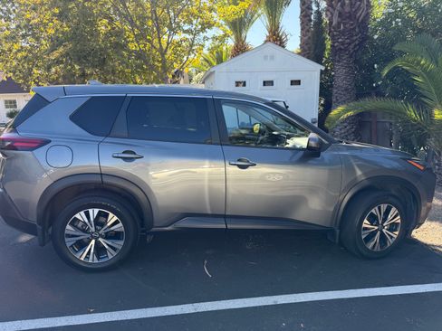 Used 2023 Nissan Rogue SV AWD/4WD image 16