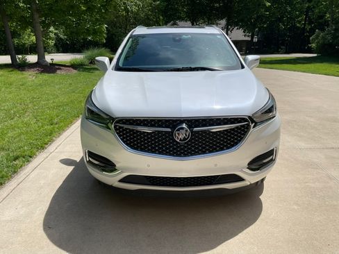 Used 2021 Buick Enclave Avenir w/ Avenir Technology Package FWD image 2