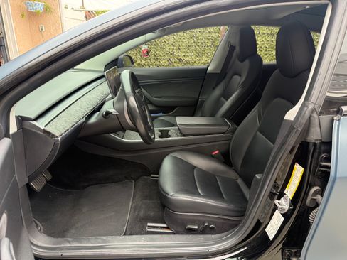 Used 2019 Tesla Model 3 Long Range RWD image 9