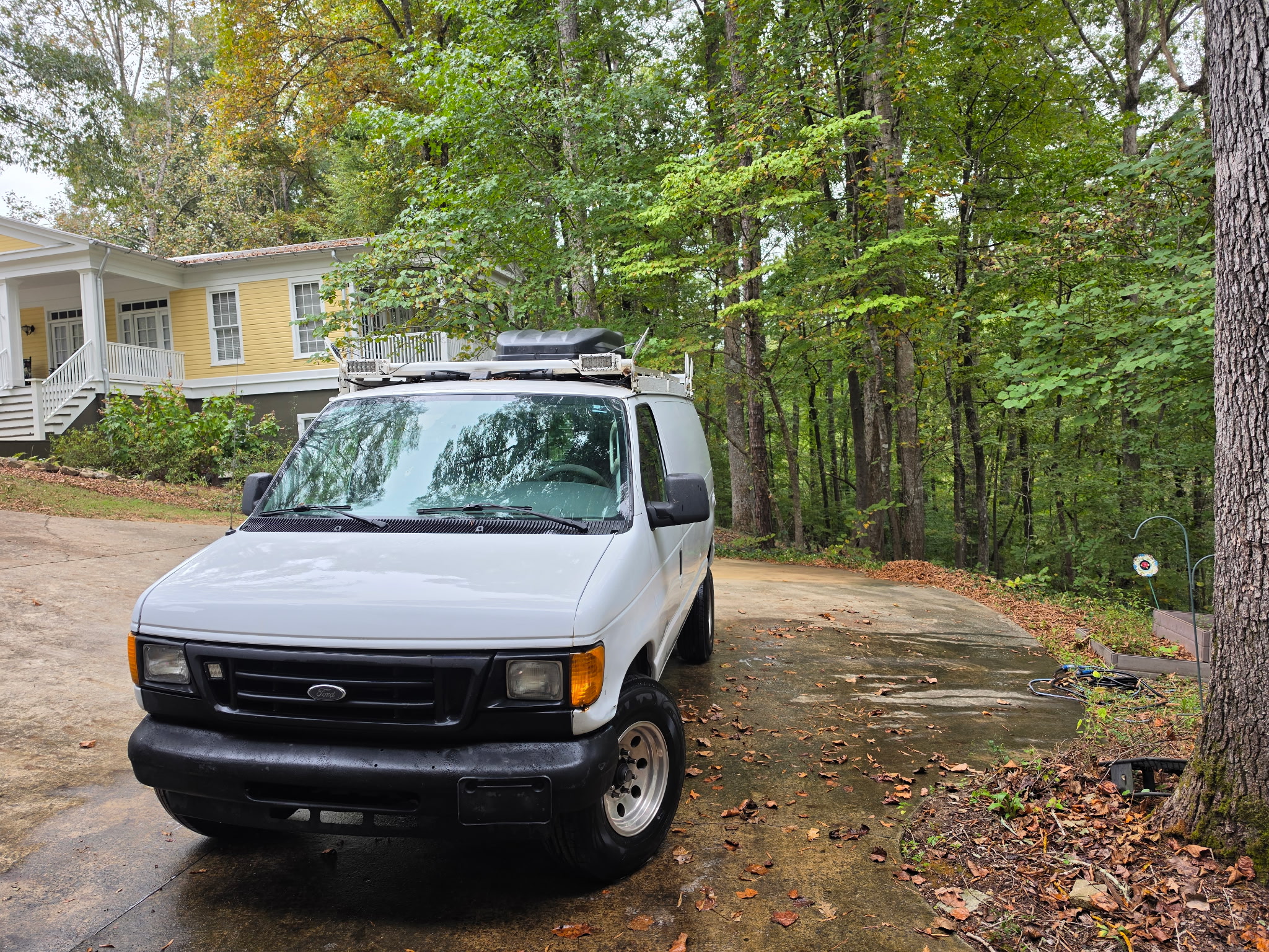 Used 2005 Ford E-250 and Econoline 250 RWD image 1