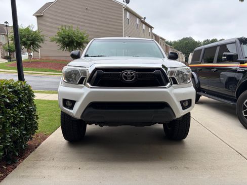Used 2015 Toyota Tacoma PreRunner w/ TRD Off-Road Package RWD image 6