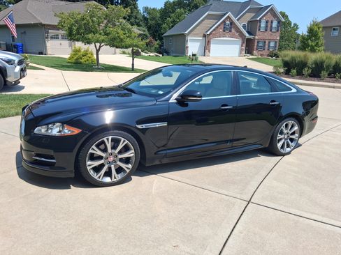 Used 2015 Jaguar XJ AWD image 4