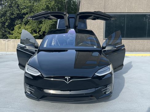 Used 2016 Tesla Model X Performance image 19