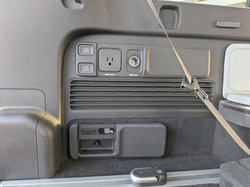 Used 2023 Rivian R1S Adventure image 26