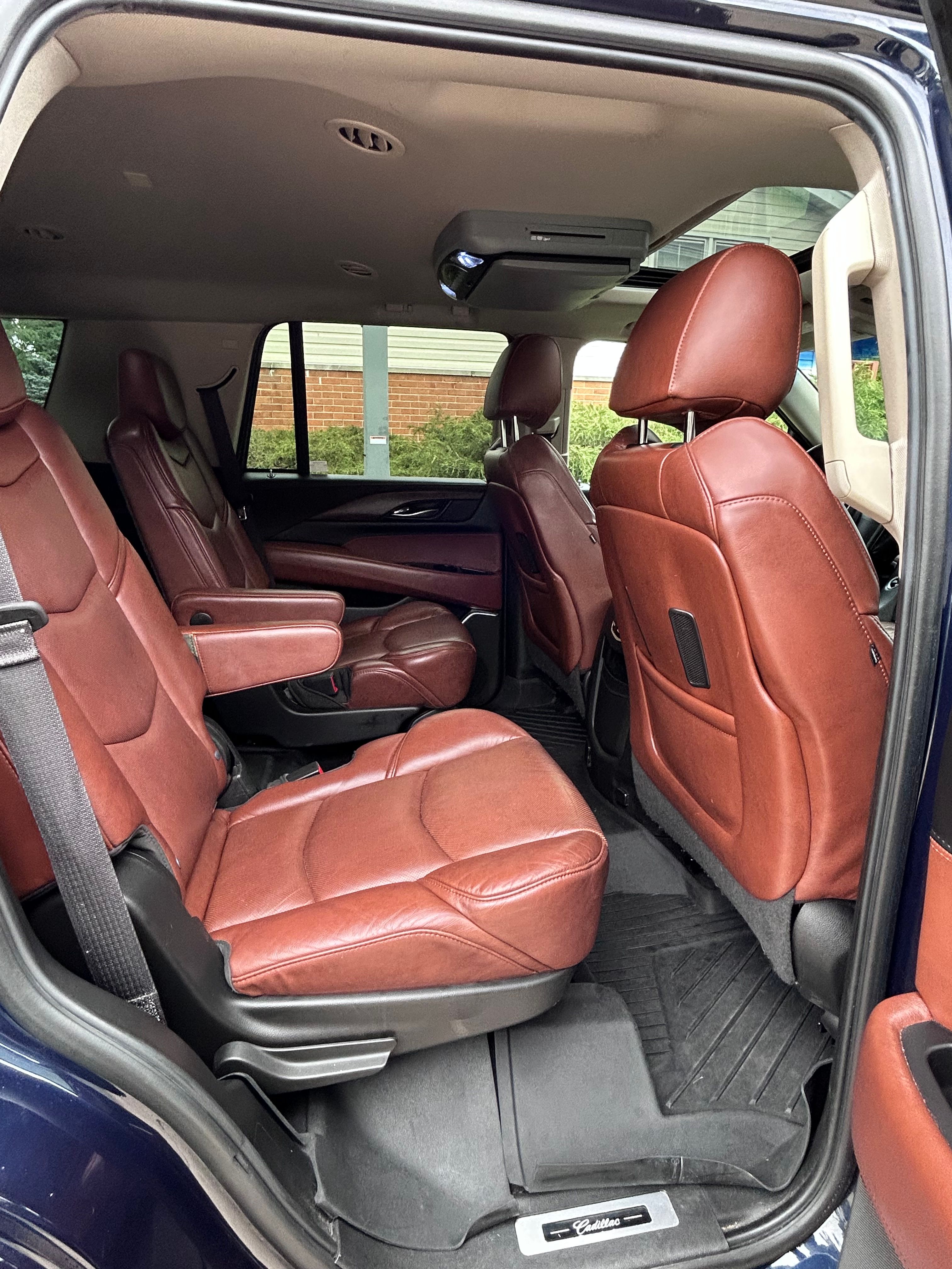 Used 2019 Cadillac Escalade Luxury AWD/4WD image 24