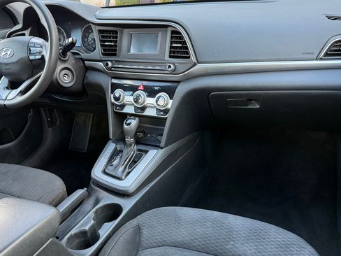 Used 2019 Hyundai Elantra SEL image 16
