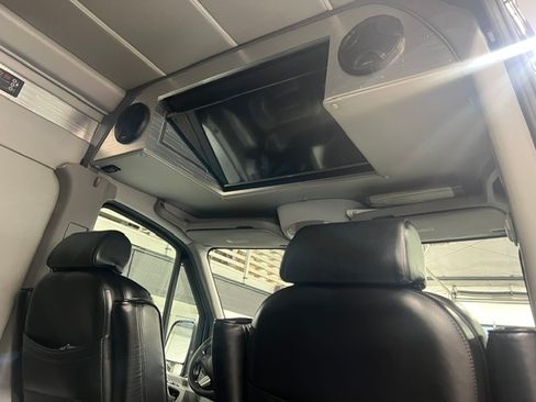 Used 2015 Mercedes-Benz Sprinter 2500 image 5