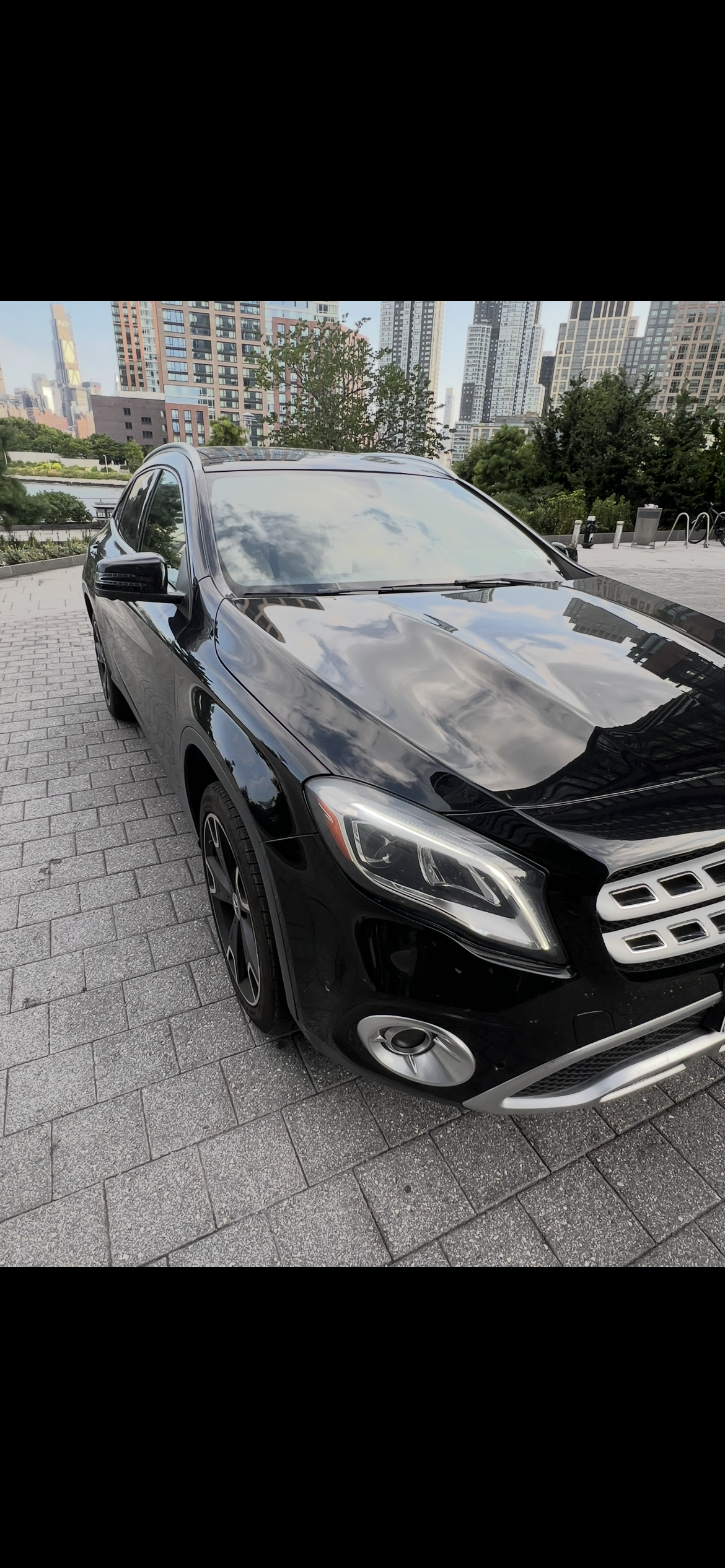 Used 2019 Mercedes-Benz GLA 250 w/ Premium Package image 2