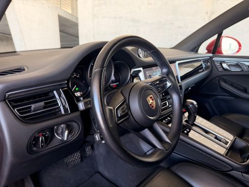 Used 2023 Porsche Macan AWD/4WD image 17