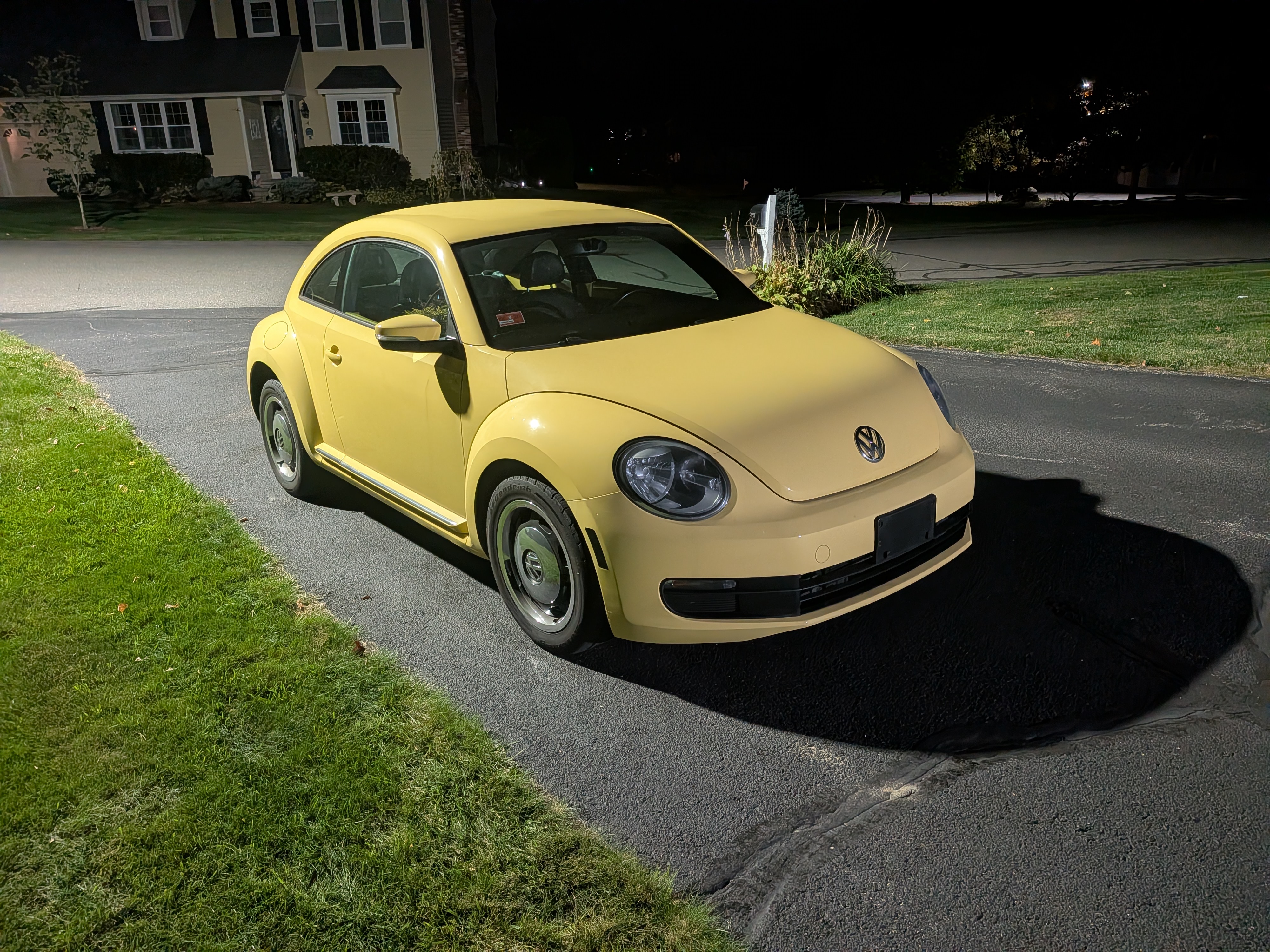 Used 2012 Volkswagen Beetle 2.5 FWD image 5