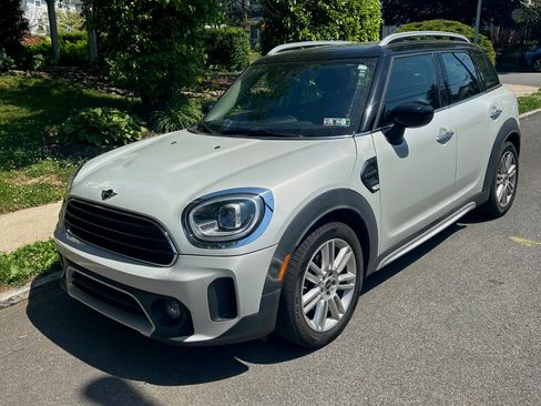 Used 2022 MINI Cooper Countryman FWD image 1