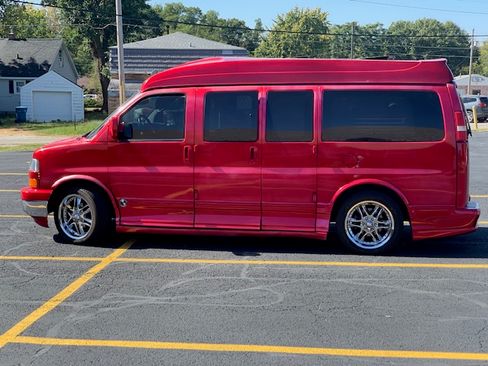 Used 2006 GMC Savana 1500 w/ Preferred Equipment Group image 8