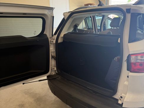 Used 2020 Ford EcoSport SE w/ SE Convenience Package FWD image 2