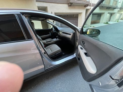 Used 2019 Honda HR-V EX image 11