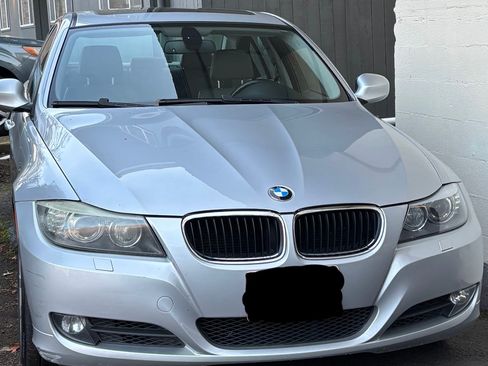Used 2009 BMW 328i xDrive Sedan image 1