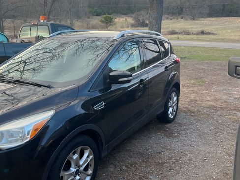Used 2014 Ford Escape Titanium AWD/4WD image 2