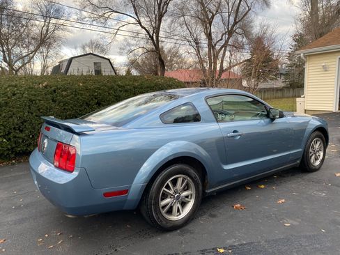Used 2005 Ford Mustang Coupe image 4