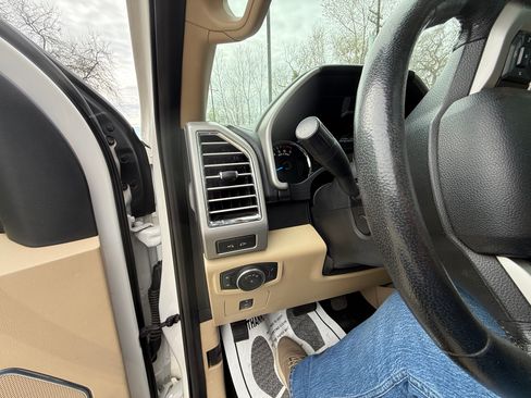 Used 2015 Ford F150 Lariat w/ Equipment Group 502A Luxury image 19