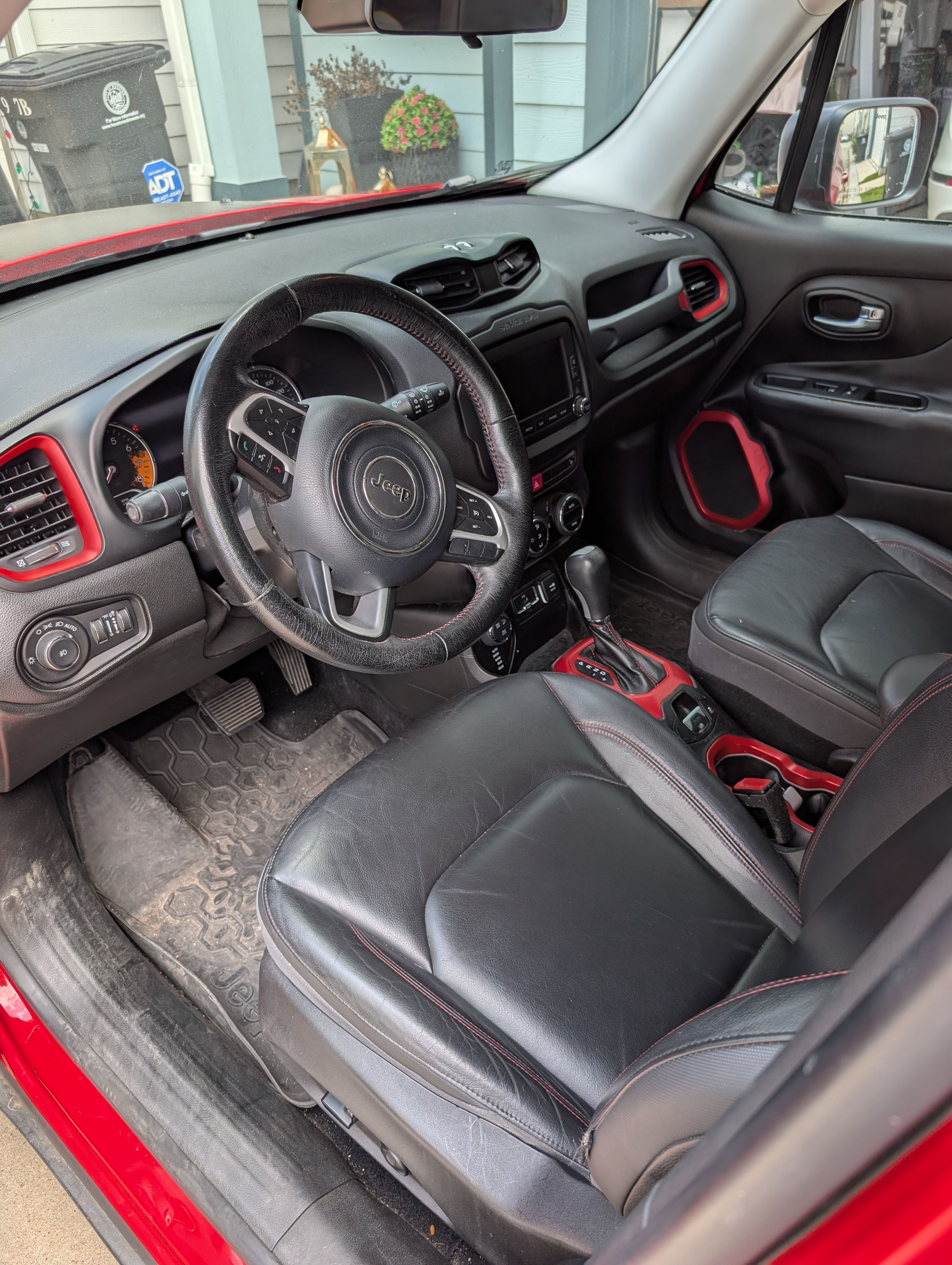 Used 2015 Jeep Renegade Trailhawk w/ Premium Leather Group AWD/4WD image 6