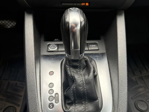 Used 2013 Volkswagen Jetta SEL Premium image 10