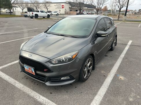 Used 2016 Ford Focus ST w/ Equipment Group 401A image 5
