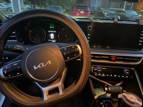 Used 2022 Kia K5 GT-Line AWD/4WD image 10