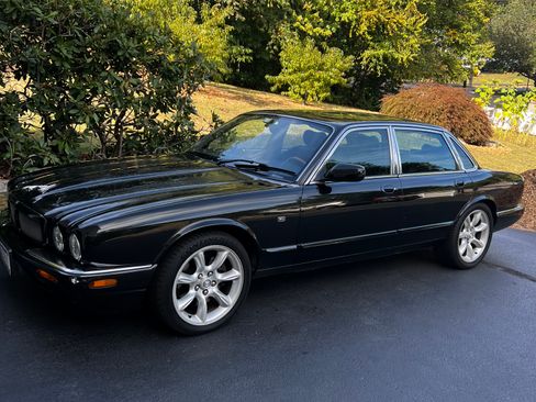 Used 2000 Jaguar XJ8 RWD image 10