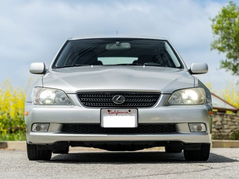 Used 2003 Lexus IS 300 300 SportCross Hatchback 4D image 4