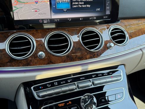 Used 2017 Mercedes-Benz E 300 E 300 4MATIC Sedan 4D image 8