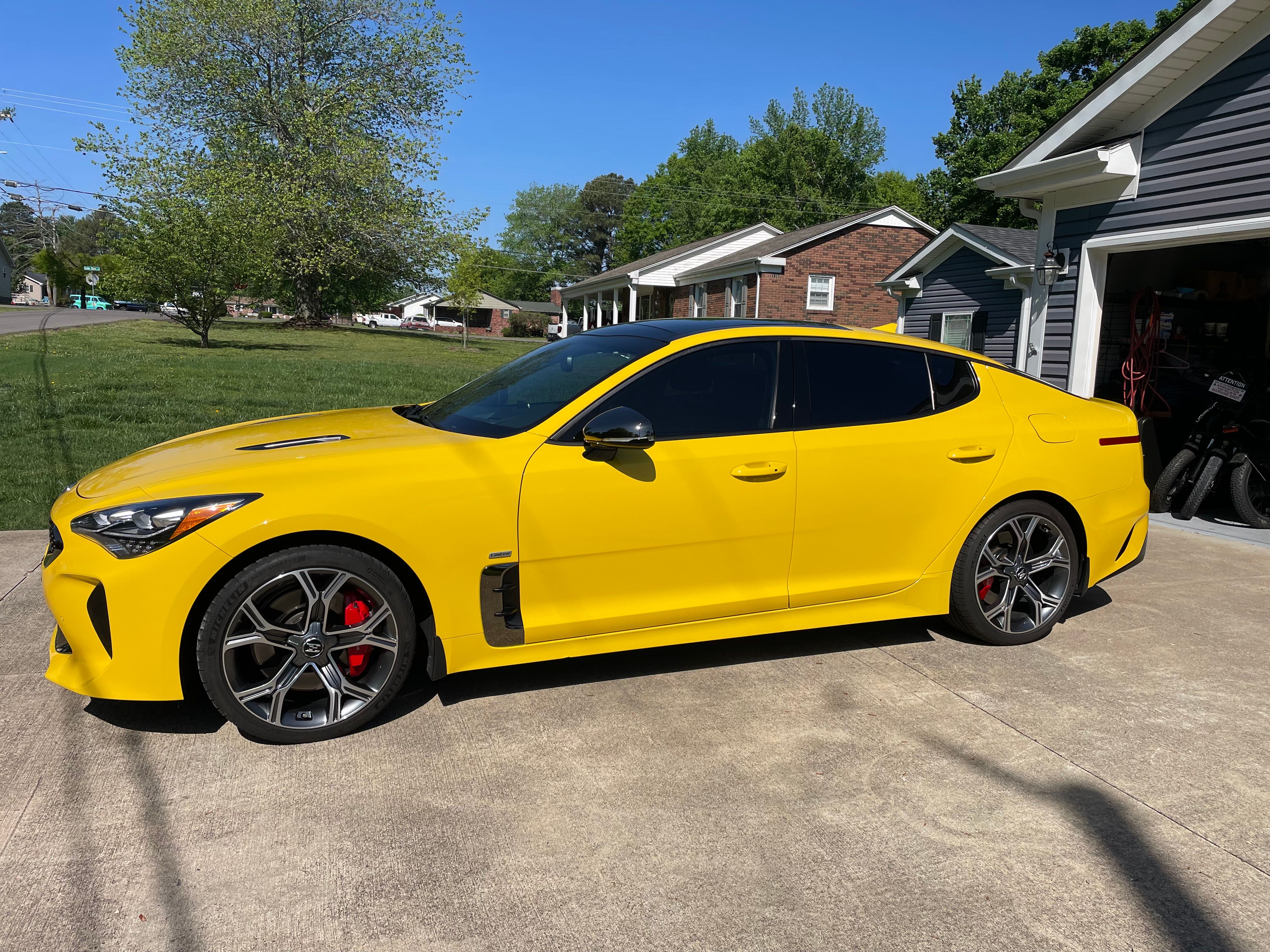 Used 2018 Kia Stinger GT2 AWD/4WD image 1