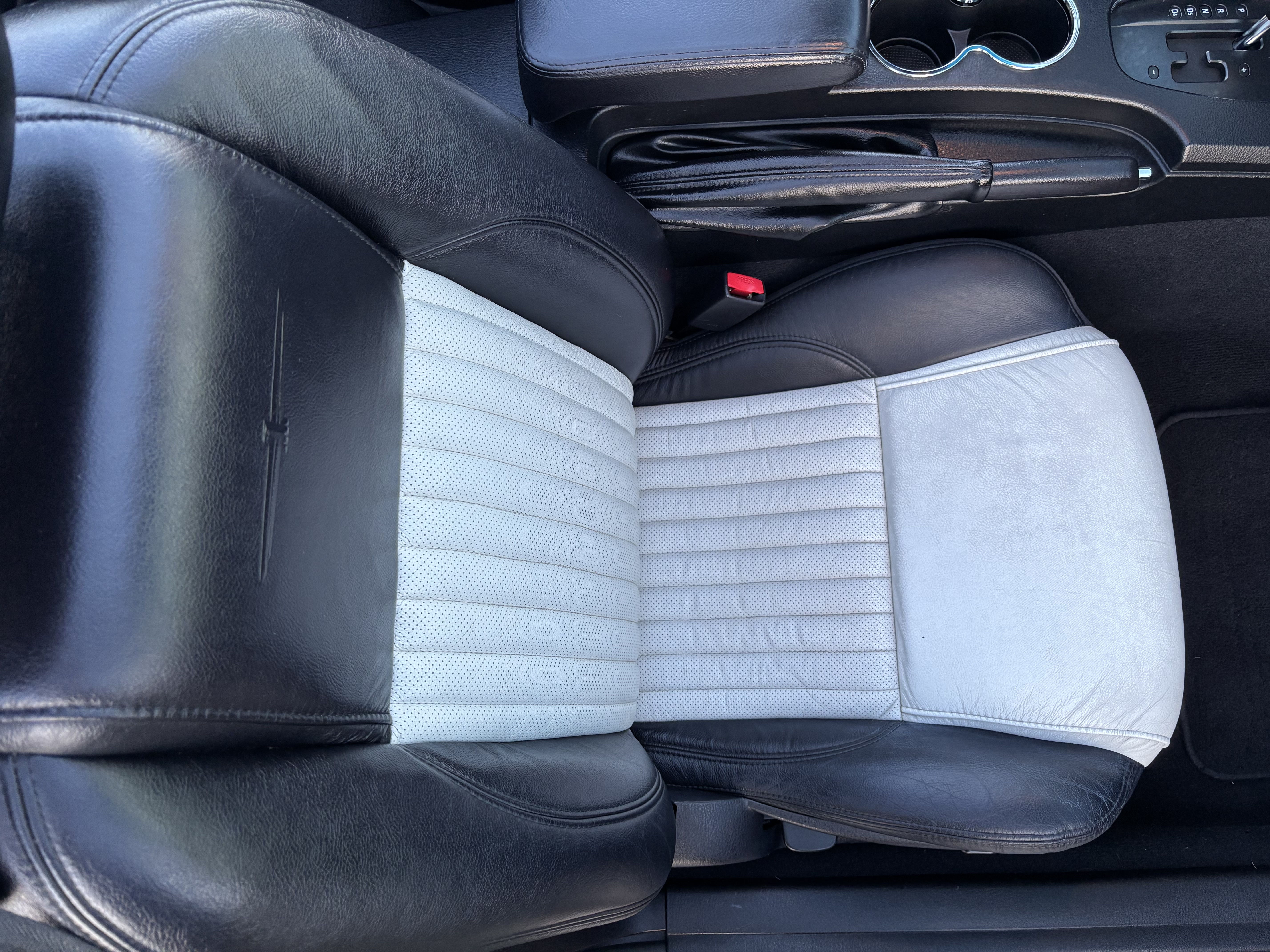 Used 2004 Ford Thunderbird RWD image 27