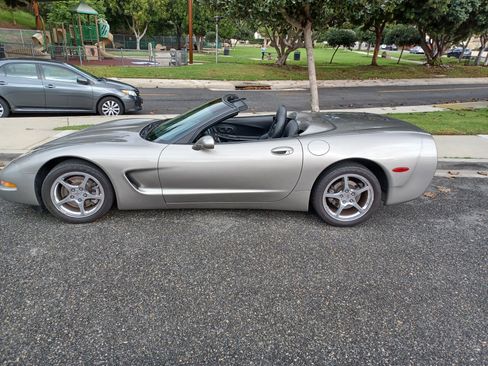 Used 2002 Chevrolet Corvette Convertible w/ Preferred Equipment Group2 image 4