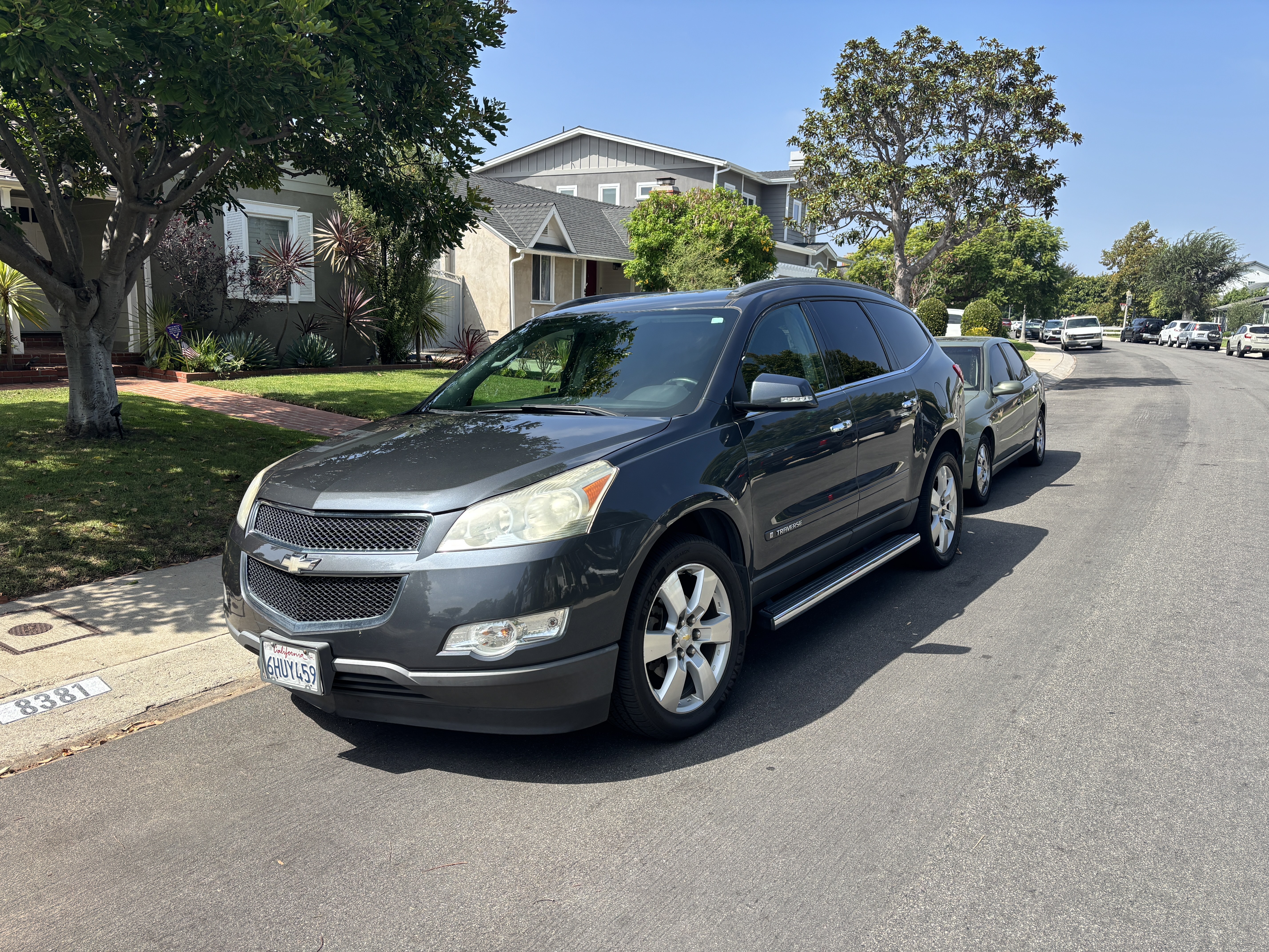 Used 2009 Chevrolet Traverse LT w/ California Edition Package FWD image 5